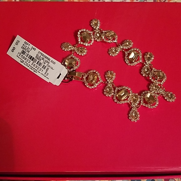 Bracelet - Picture 1 of 2